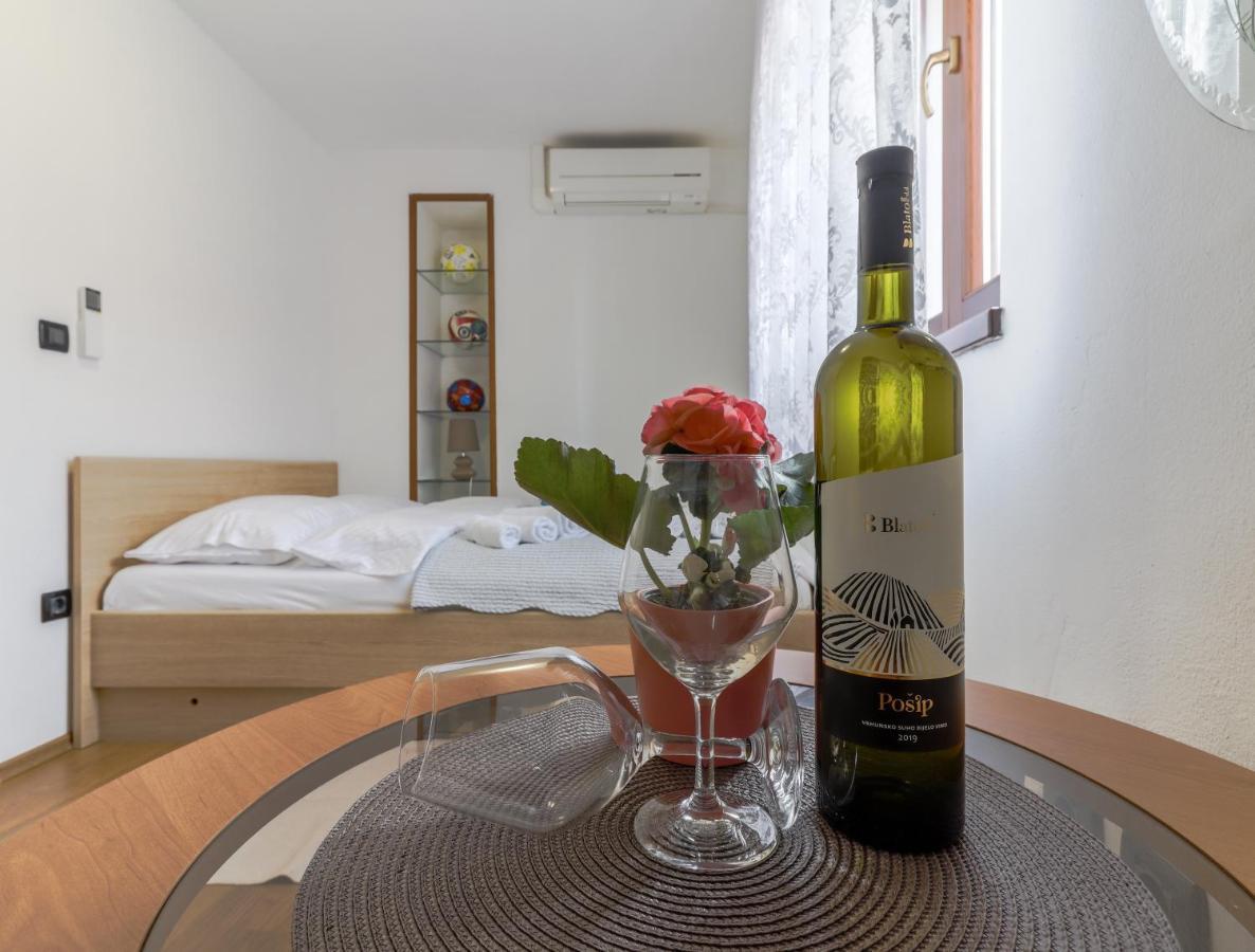 City Center 3 Bedroom Apartment Vrsar Buitenkant foto